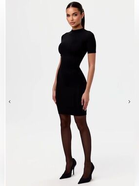 The Naked Wardrobe Black Mini T Double Lined Short Sleeve dress Size Large Soft